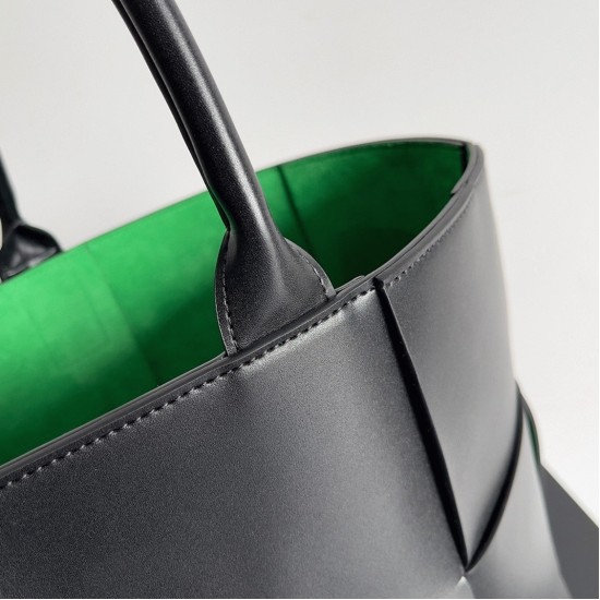 Replica Bottega Veneta Large Arco Tote Bag Black Uk Replica Bottega Veneta Large Arco Tote Bag Black Uk