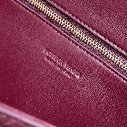 Bottega Veneta Andiamo Clutch with Handle Barolo UK