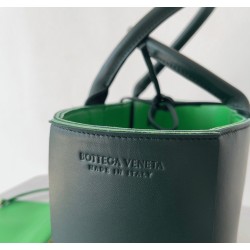 Bottega Veneta Arco Medium Tote Green UK