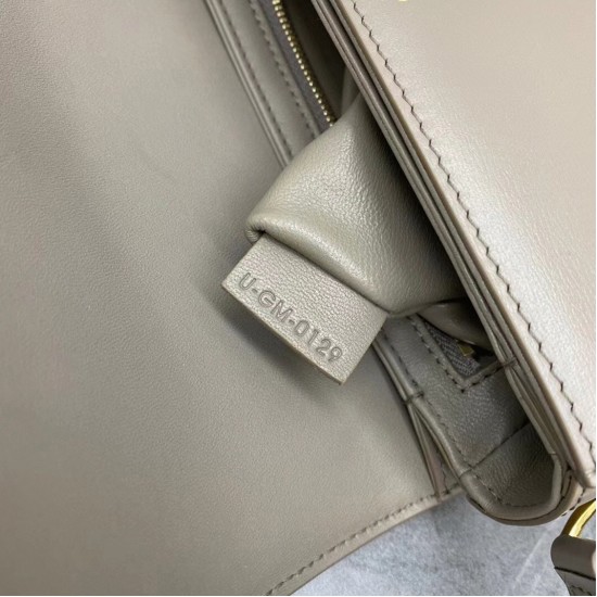 Replica Top Qualityceline Triomphe Teen Bag In Grey Uk