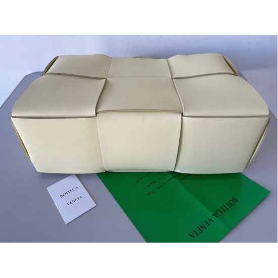 replica Bottega Veneta Arco Medium Tote Cream UK
