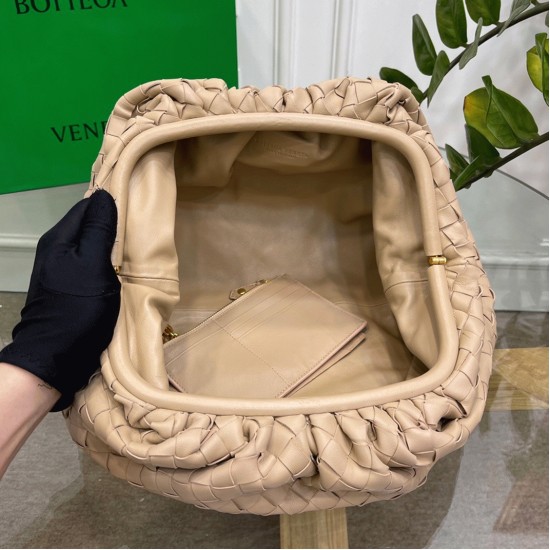 Replica Bottega Veneta Large Pouch Clutch Bag Beige Uk Replica Bottega Veneta Large Pouch Clutch Bag Beige Uk