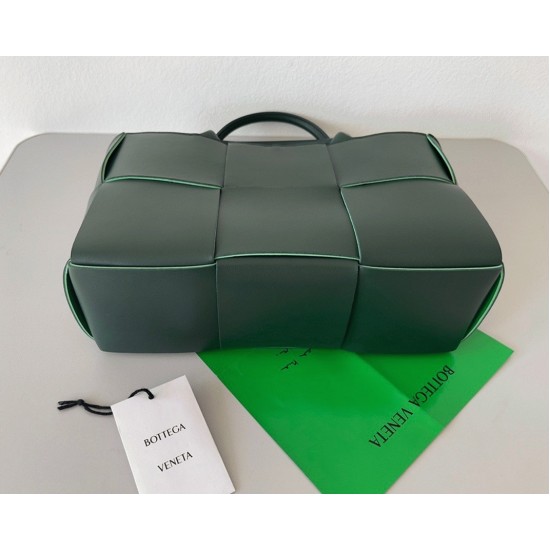 replica Bottega Veneta Arco Medium Tote Green UK