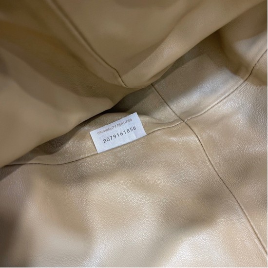 Replica Bottega Veneta Large Pouch Clutch Bag Beige Uk Replica Bottega Veneta Large Pouch Clutch Bag Beige Uk