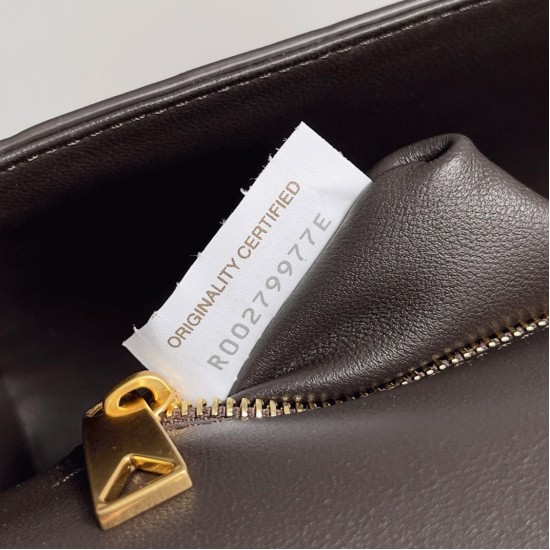 Replica Bottega Veneta Mini Andiamo Cross-Body Bag Fondant Uk Replica Bottega Veneta Mini Andiamo Cross-Body Bag Fondant Uk