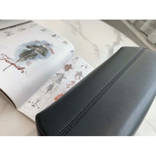 Replica Top Qualityfendi First Medium Bag In Black Nappa Leather Uk Replica Top Qualityfendi First Medium Bag In Black Nappa Leather Uk