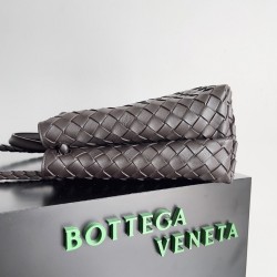 Bottega Veneta Medium Andiamo Bag Fondant Uk Bottega Veneta Medium Andiamo Bag Fondant Uk
