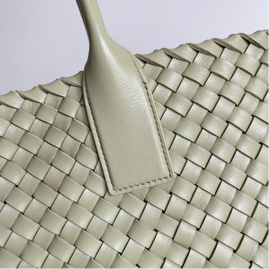 Replica Top Quality Bottega Veneta Cabat Large Bag In Travertine Intrecciato Lambskin Uk Replica Top Quality Bottega Veneta Cabat Large Bag In Travertine Intrecciato Lambskin Uk