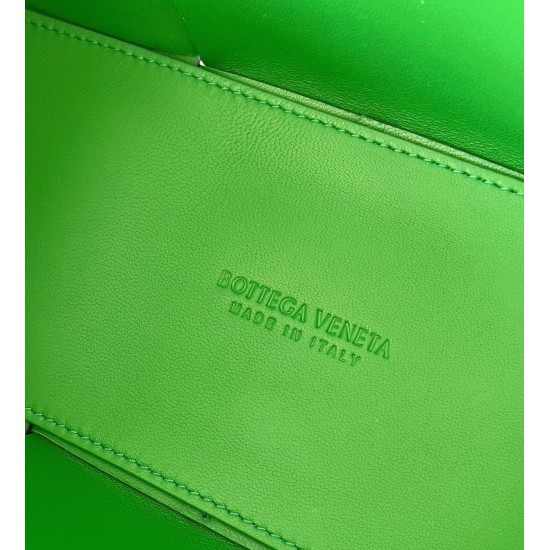 replica Bottega Veneta Arco Medium Tote Green UK