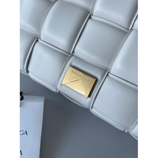 Replica Bottega Veneta 4890 dlz1757524828338 Buddha Luxury Replica Bottega Veneta Padded Cassette Bag In White Uk - 4890 - Buddha Luxury
