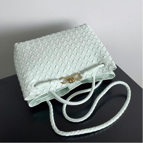 replica bottega veneta andiamo medium bag glacier uk