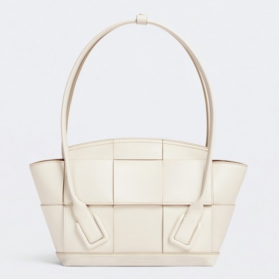 Replica Top Quality Bottega Veneta Arco Small Bag In White Intrecciato Leather Uk Replica Top Quality Bottega Veneta Arco Small Bag In White Intrecciato Leather Uk
