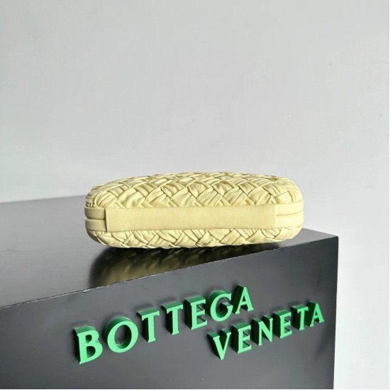 Replica Bottega Veneta Knot Minaudiere Clutch Ice Cream Foulard Uk Replica Bottega Veneta Knot Minaudiere Clutch Ice Cream Foulard Uk