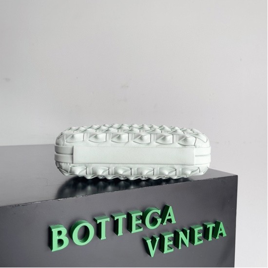 Replica Bottega Veneta Knot Minaudiere Clutch Glacier Uk Replica Bottega Veneta Knot Minaudiere Clutch Glacier Uk