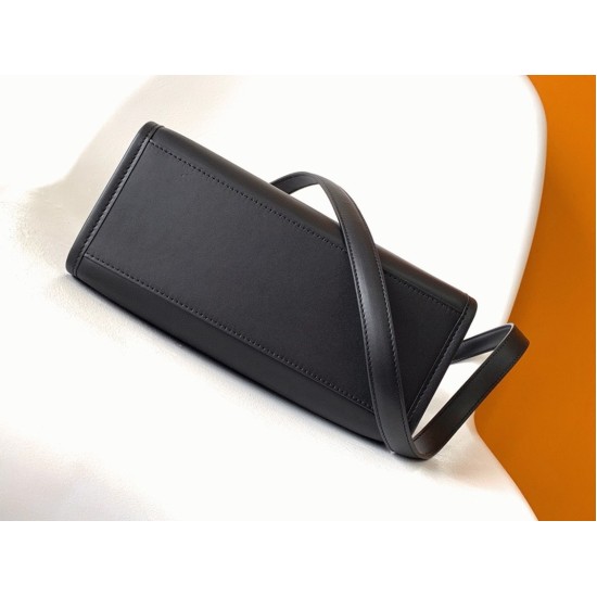 Replica Top QualityFendi Sunshine Medium Tote Bag In Black Calfskin UK replica Top QualityFendi Sunshine Medium Tote Bag In Black Calfskin UK