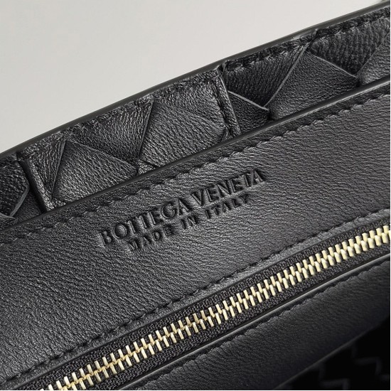 Replica Bottega Veneta Medium Andiamo Bag Black Uk Replica Bottega Veneta Medium Andiamo Bag Black Uk