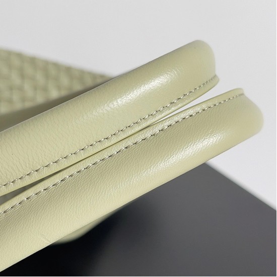 Replica Top Quality Bottega Veneta Cabat Large Bag In Travertine Intrecciato Lambskin Uk Replica Top Quality Bottega Veneta Cabat Large Bag In Travertine Intrecciato Lambskin Uk