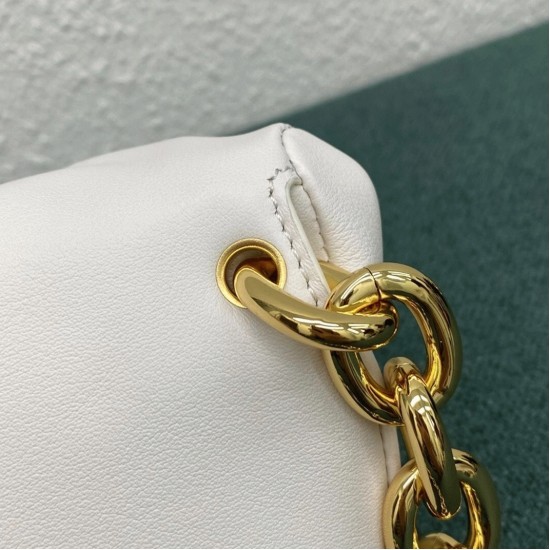 Replica Bottega Veneta The Pouch Belt Bag White Uk Replica Bottega Veneta The Pouch Belt Bag White Uk