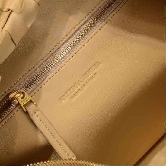 Replica Faux Bottega Veneta Bv Jodie Teen Bag Porridge Uk