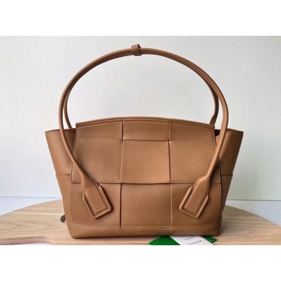 Replica Top Quality Bottega Veneta Arco Medium Bag In Caramel Uk
