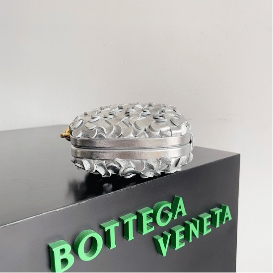Replica Bottega Veneta Knot Minaudiere Clutch Silver Sequins Uk