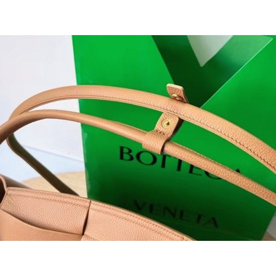 Replica Top Quality Bottega Veneta Arco Medium Bag In Caramel Uk