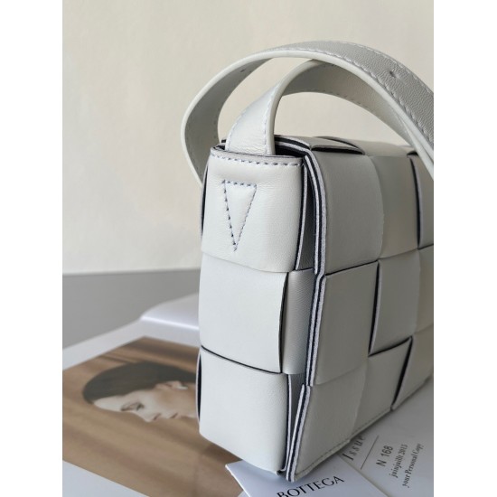 Replica Bottega Veneta Cassett Bag In White Uk - 4695 - Buddha Luxury