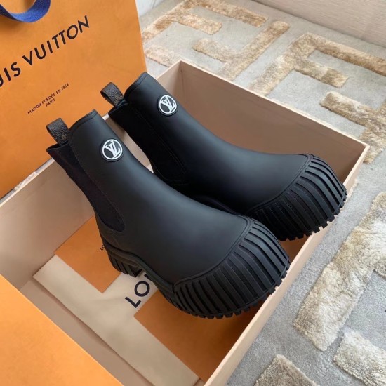 replica RUBY FLAT ANKLE BOOTS IN BLACK - LV685 UK