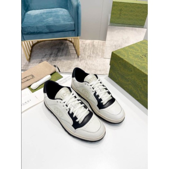 Gucci Mac80 Top View in off-white and black Top angled view of off-white and black lace-up low-top trainers
