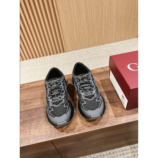 Gucci Ripple Trainers Front Profile in black and grey Front angle of black and grey Gucci Ripple trainers showcasing mesh toes