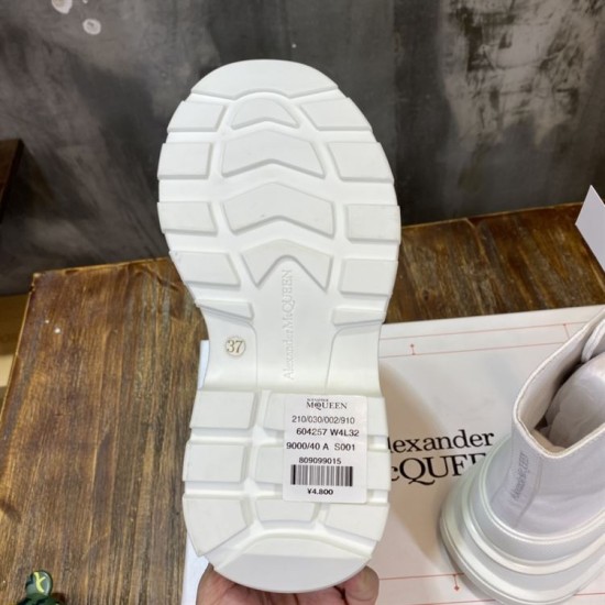 Replica Alexander Mcqueen Trainers Tread Slick High-Top  – Ald026 Uk - 8976 - Buddha Luxury