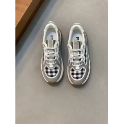 BURBERRY SNEAKERS – BBR068 UK BURBERRY SNEAKERS – BBR068 UK