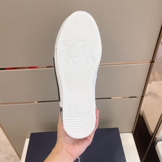 Dior B23 High Top White Printed Oblique Canvas Trainer Sole Detail White rubber sole view of Dior B23 High Top Printed Oblique Canvas Trainer