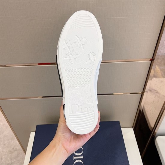 Dior B23 Low Top Oblique Monogram Blue Trainer Outsole View in blue and white Underside sole view of Dior B23 Low Top Oblique Monogram Blue Trainer showing tread in blue and white