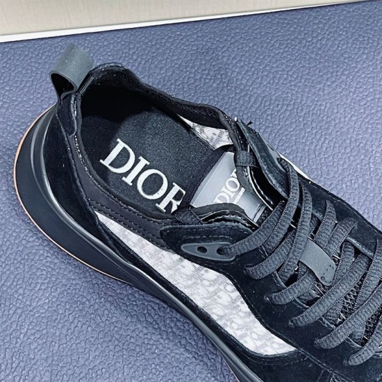 Dior B25 Runner Trainers Collar and Laces Detail in black Close-up of Dior B25 Runner Trainers black laces and inner tongue branding