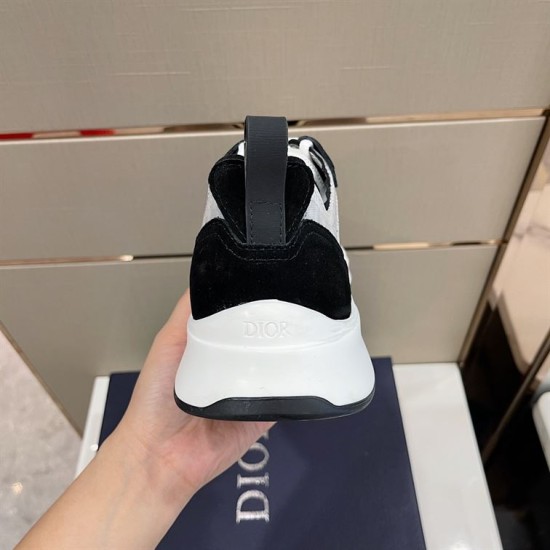 Dior B25 Runner Heel View in black and white Rear heel view of Dior B25 Runner trainer with heel pull tab and debossed logo in black and white