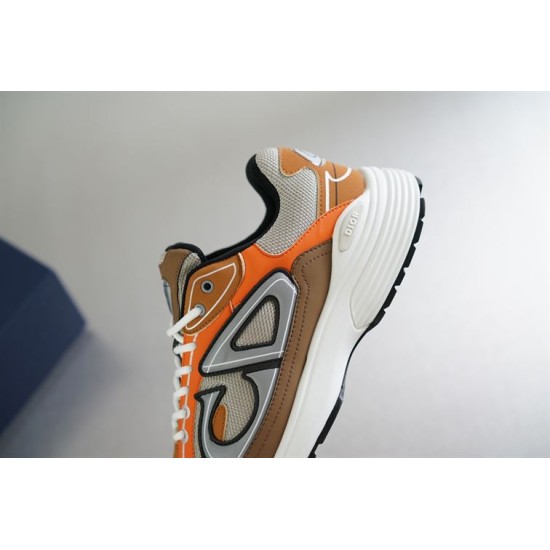 Dior B30 Side Panel Detail in beige and orange Close-up view of the side CD motif and heel midsole on Dior B30 trainer in beige and orange
