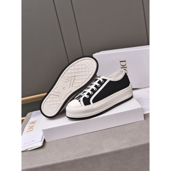 Dior Platform Trainer Outsole View in black Underneath sole view of Dior black platform trainer showing star tread design