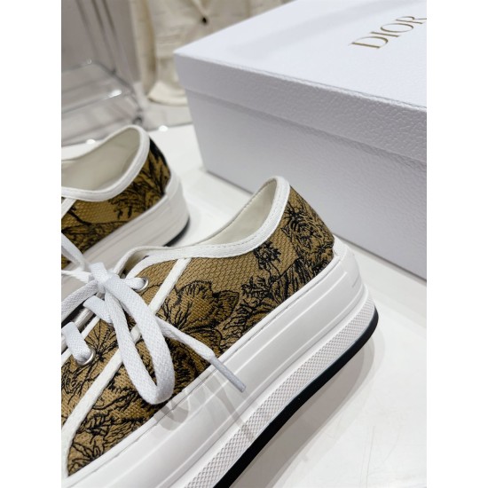 Dior Beige Floral Pattern Platform Trainer - Heel View Rear heel view of Dior beige floral pattern platform canvas trainer upper