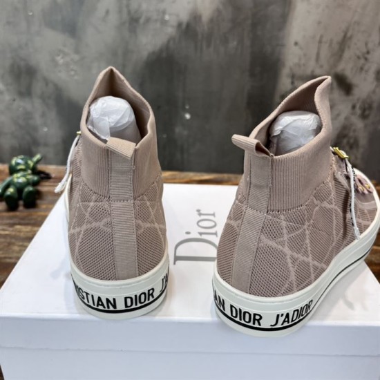Rear view showing heel design and pull tabs of Dior Walk'n'Dior high-top knit pink trainers