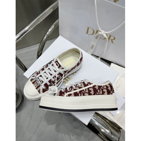 Top View of Dior Burgundy Oblique Low Top Trainers Overhead view of Dior Walk'n'dior burgundy trainers detailing inner soles