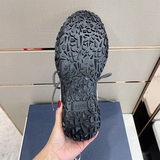 Diorizon Technical Mesh Sole Tread View in grey and black Bottom outsole displaying black rubber lugged tread pattern in grey and black