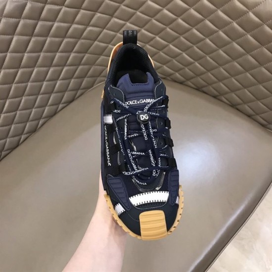 Dolce & Gabbana NS1 Trainer Front Upper Angle in black Front upper perspective of dark blue Dolce & Gabbana NS1 Trainer in hand in black
