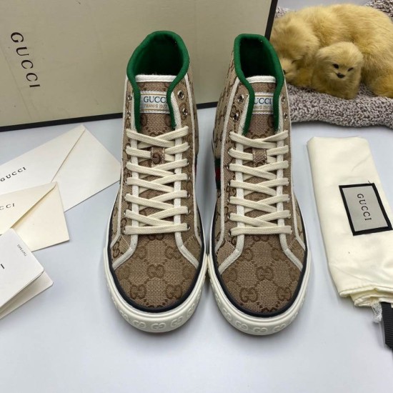 Gucci High Top Tennis 1977 Canvas Trainers Beige Front Pair in pink Gucci High Top Tennis 1977 Canvas Trainers Beige pair front view in pink