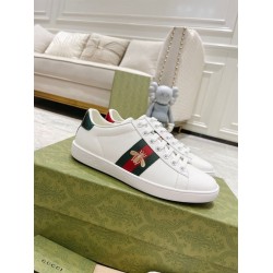 Gucci Ace Leather White Trainers With Bee Embroidery Gucci Ace Leather White Trainers With Bee Embroidery