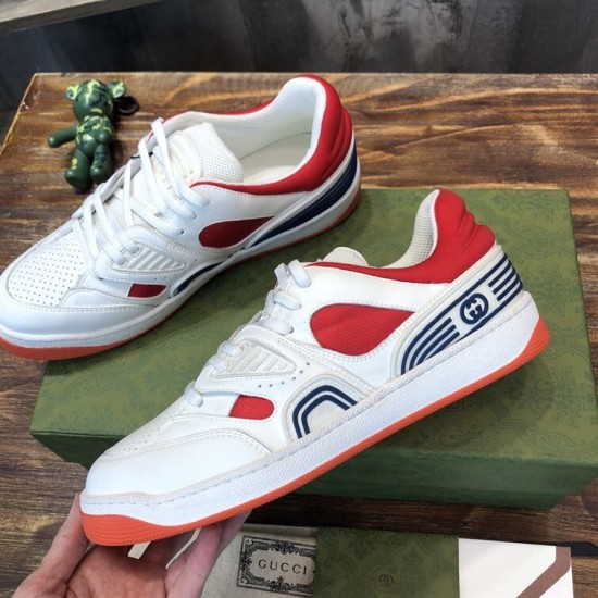Gucci Basket Low Top Trainers Perspective View in white and red Three-quarter lateral view of Gucci Basket Leather Low Top Trainers in white and red on box