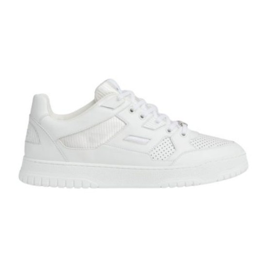 Full lateral side view of Gucci white low-top leather trainer