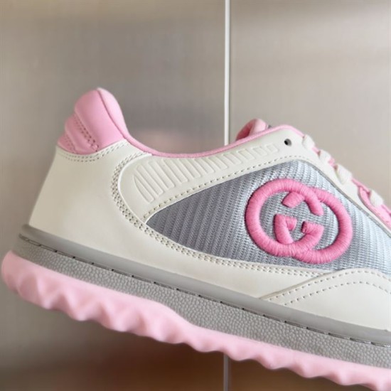 Gucci Mac80 Trainer Side Logo Close Up in white and grey Close up view of embroidered Interlocking G patch on Gucci Mac80 trainer in white and grey
