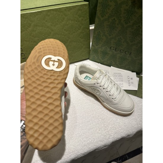 Gucci Mac80 Trainer Gum Rubber Outsole Pattern in off-white Gum rubber outsole view of Gucci Mac80 off-white trainer