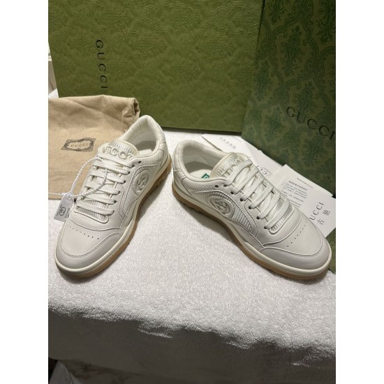 Gucci Mac80 Leather Trainers Front Angle View in off-white Front view of both Gucci Mac80 off-white leather trainers
